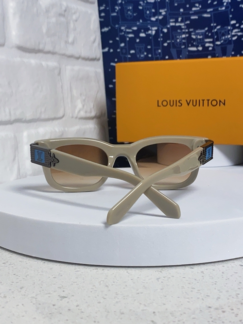 ルイヴィトンサングラス背面デザイン